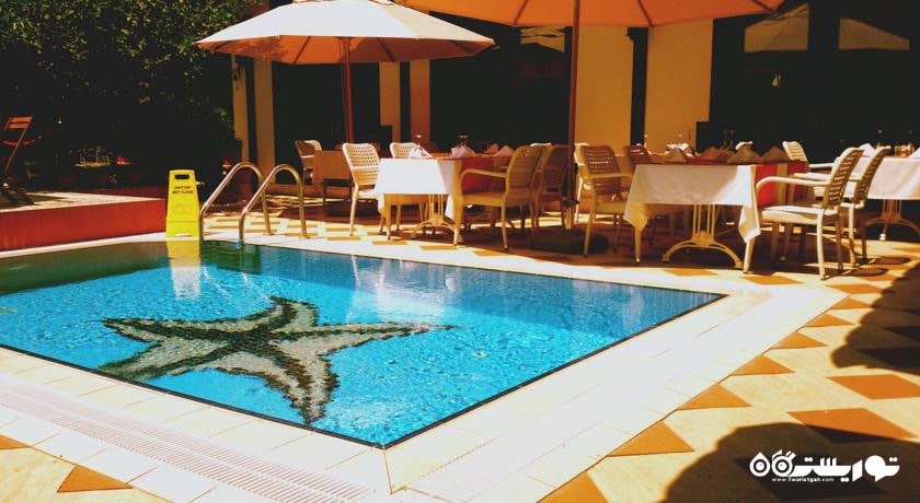 استخر روباز هتل اسکی ماسال